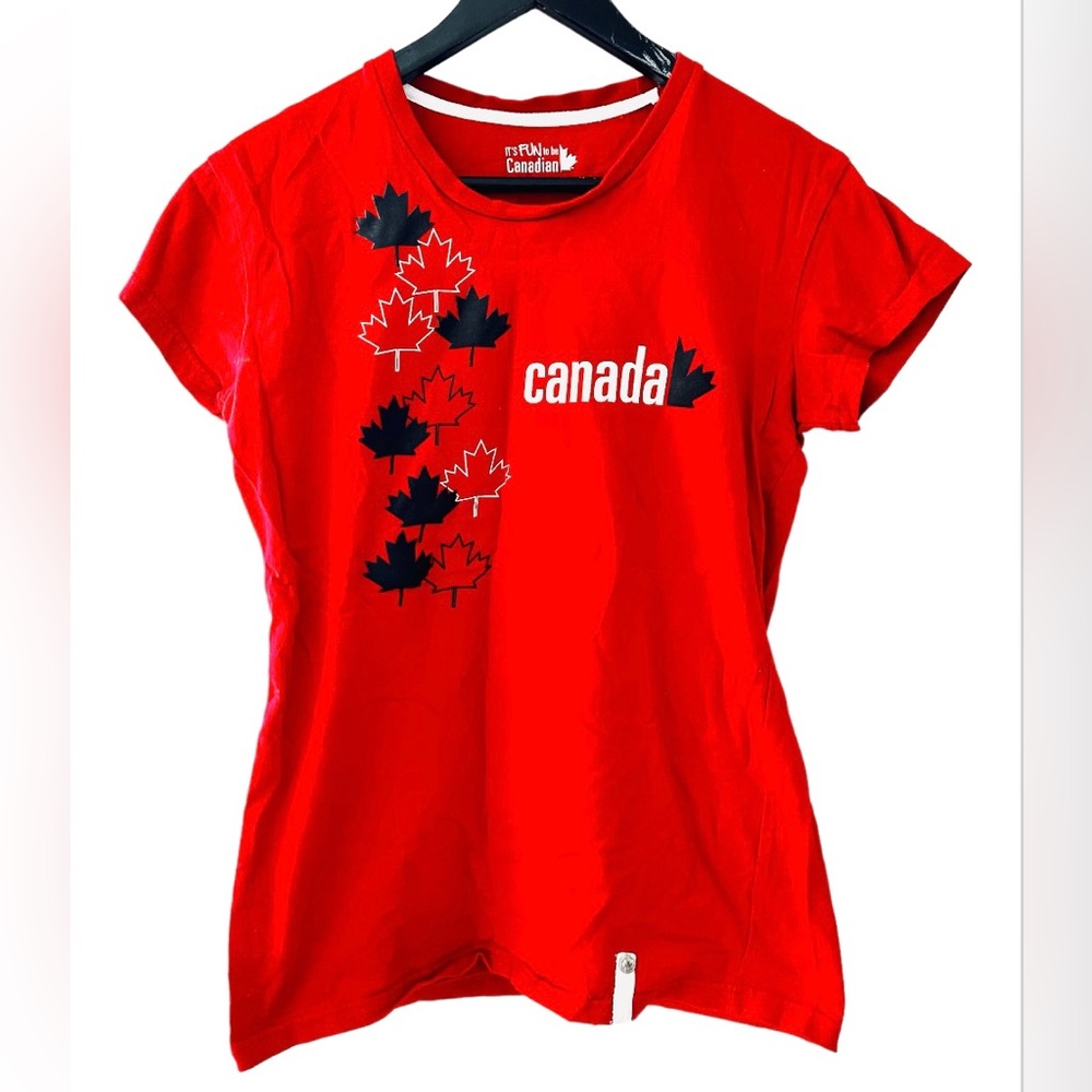 It's Fun To Be Canadian Women's T-Shirt Large Red